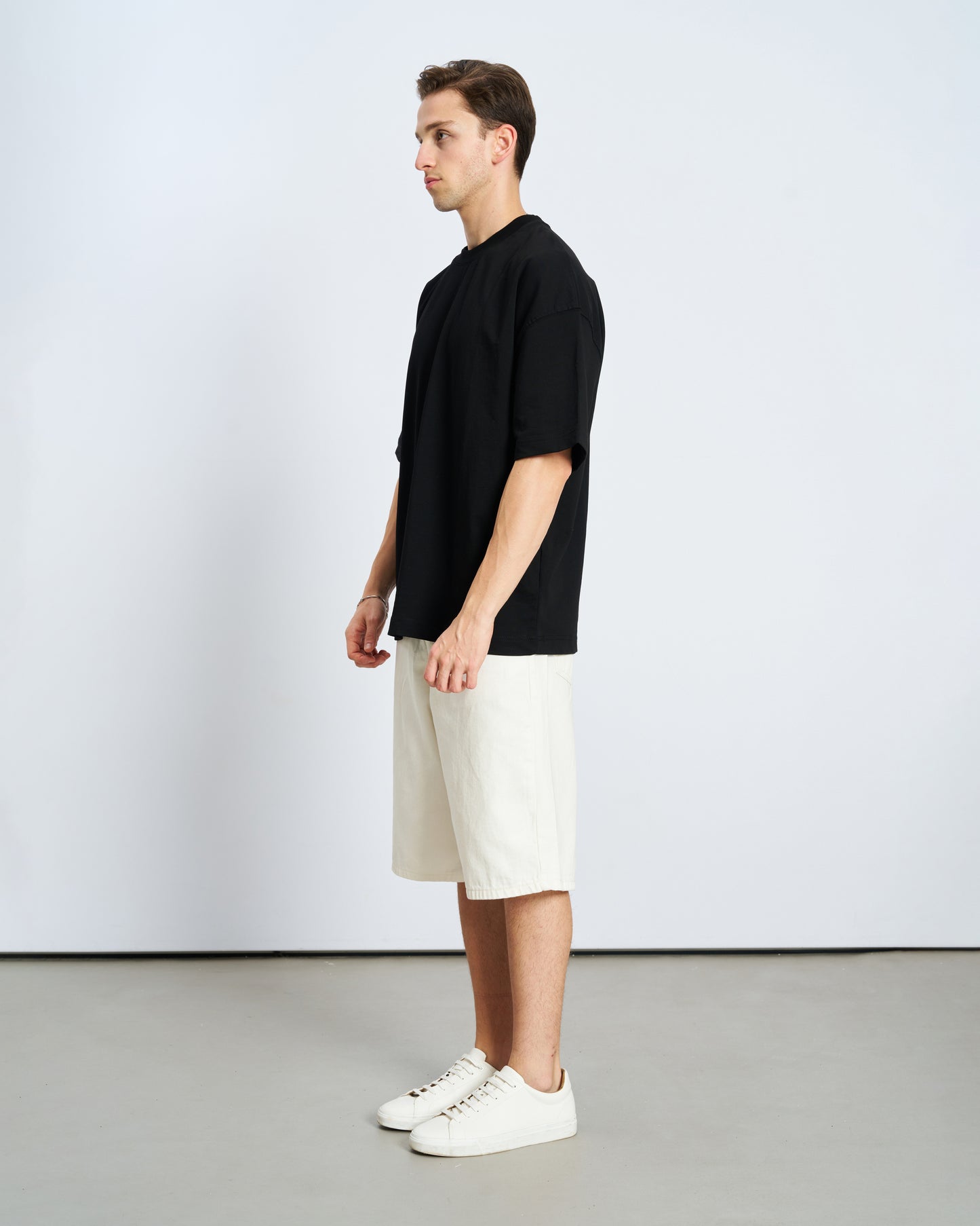 Oversize Bisiklet Yaka Fit Tişört - Siyah